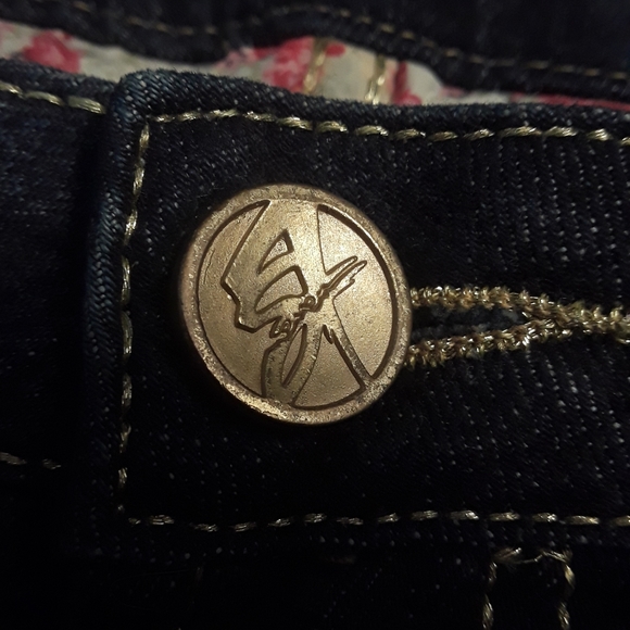 Seven 7 Limited Edition Capri - Picture 9 of 9